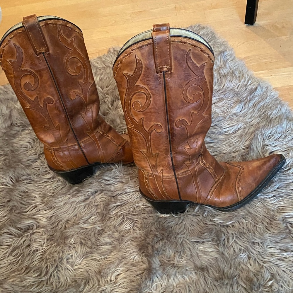 Stetson 7 1/2 all leather cowboy boots.